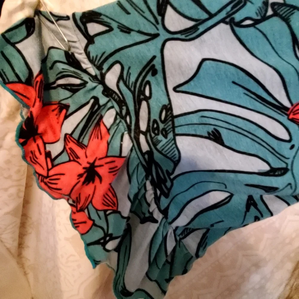 VENUS 3X Ruffle NightGown - Picture 3 of 8